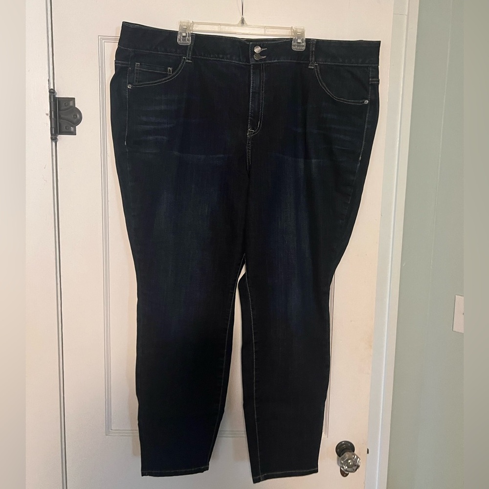 Women’s plus size 28, Lane Bryant, mid-rise jeans with tummy control